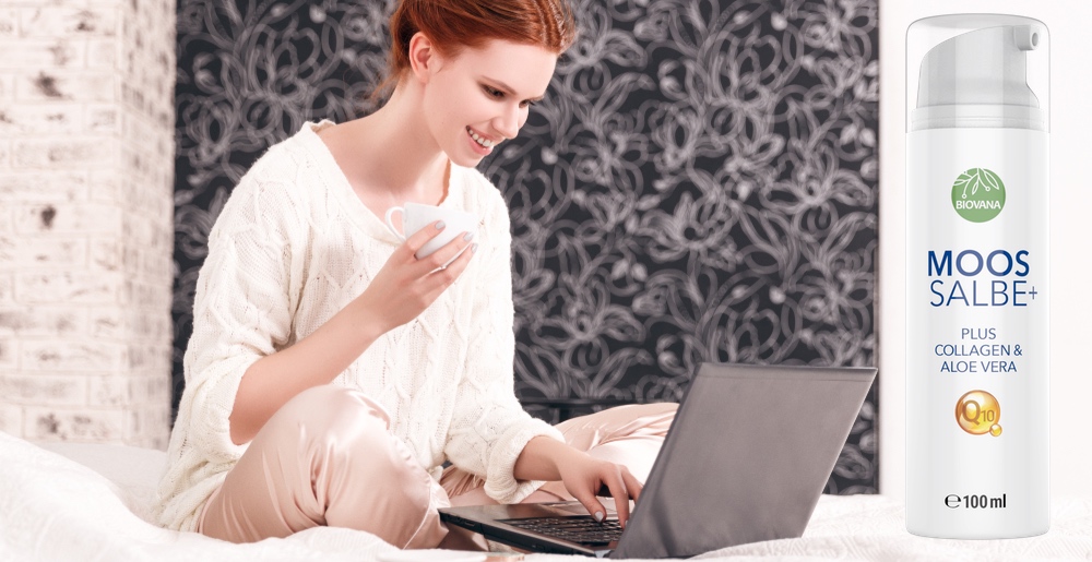 biovana moossalbe kaufen frau tasse weiß rote lange haare laptop onlineshopping kosmetik anti aging